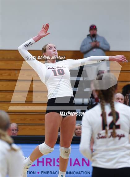 Thumbnail 2 in Palos Verdes vs. Oaks Christian photogallery.
