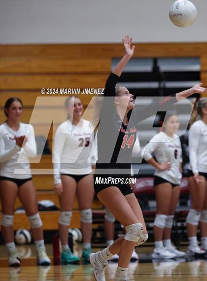 Thumbnail 3 in Palos Verdes vs. Oaks Christian photogallery.