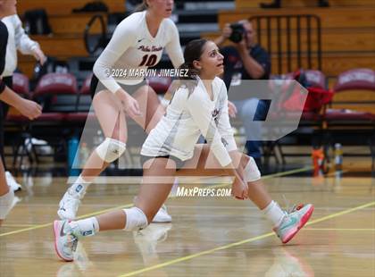 Thumbnail 1 in Palos Verdes vs. Oaks Christian photogallery.