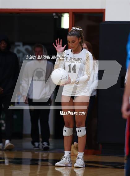 Thumbnail 2 in Palos Verdes vs. Oaks Christian photogallery.