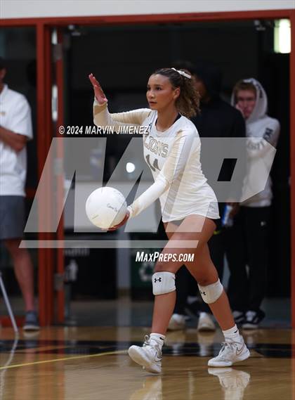 Thumbnail 1 in Palos Verdes vs. Oaks Christian photogallery.