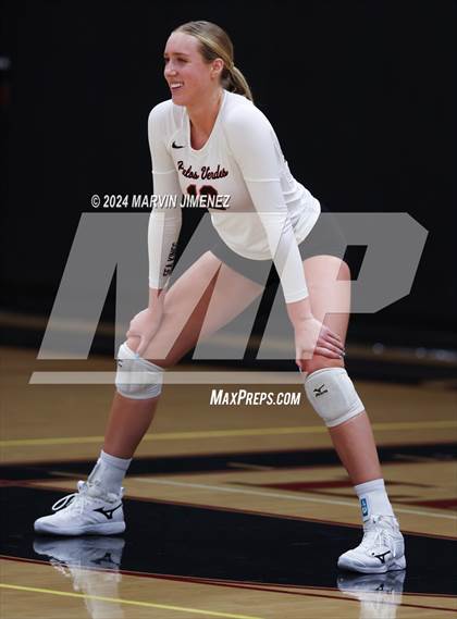 Thumbnail 2 in Palos Verdes vs. Oaks Christian photogallery.