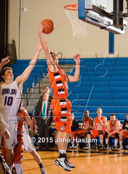 Thumbnail 2 in Croton-Harmon vs John Jay (Putnam Challenge) photogallery.