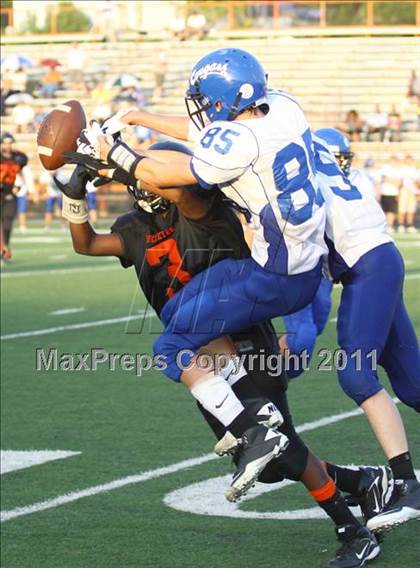 Thumbnail 2 in Grace Community vs Gilmer photogallery.