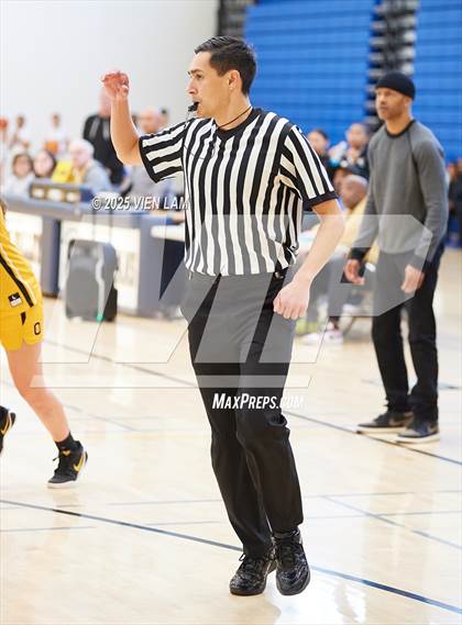 Thumbnail 1 in Bishop O'Dowd vs. Buchanan (Pinole Valley Tip-Off Classic) photogallery.
