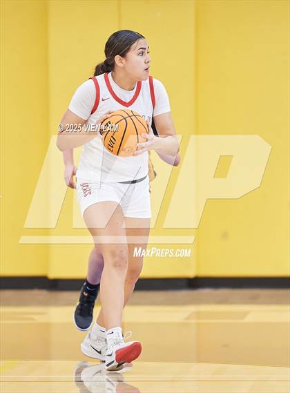 Thumbnail 2 in Bishop O'Dowd vs. Buchanan (Pinole Valley Tip-Off Classic) photogallery.