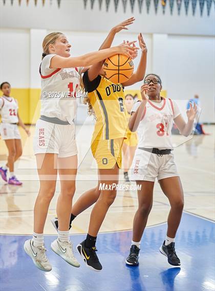Thumbnail 3 in Bishop O'Dowd vs. Buchanan (Pinole Valley Tip-Off Classic) photogallery.