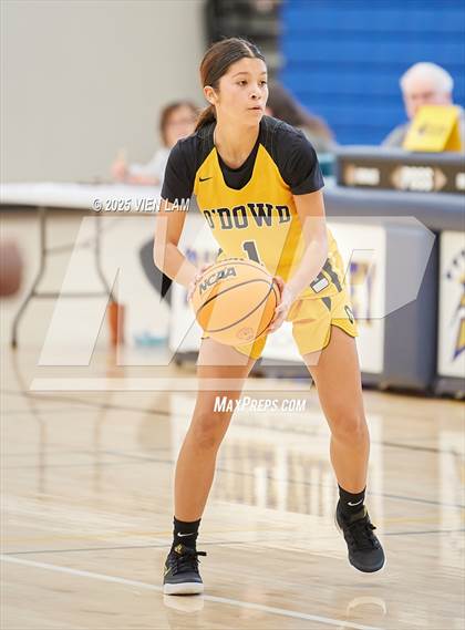 Thumbnail 1 in Bishop O'Dowd vs. Buchanan (Pinole Valley Tip-Off Classic) photogallery.