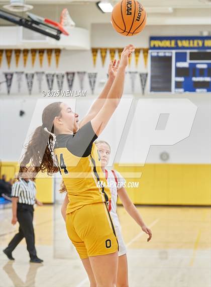 Thumbnail 3 in Bishop O'Dowd vs. Buchanan (Pinole Valley Tip-Off Classic) photogallery.