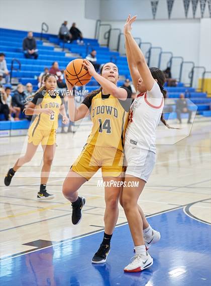 Thumbnail 3 in Bishop O'Dowd vs. Buchanan (Pinole Valley Tip-Off Classic) photogallery.