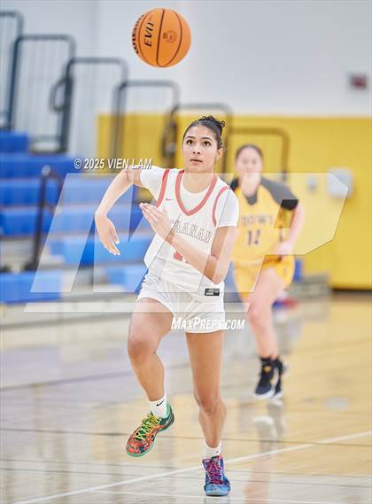 Thumbnail 1 in Bishop O'Dowd vs. Buchanan (Pinole Valley Tip-Off Classic) photogallery.