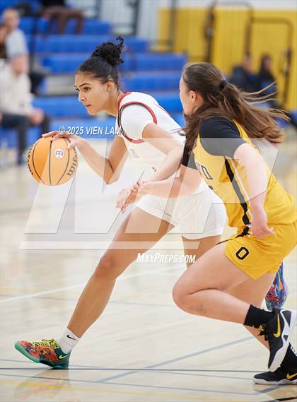 Thumbnail 1 in Bishop O'Dowd vs. Buchanan (Pinole Valley Tip-Off Classic) photogallery.