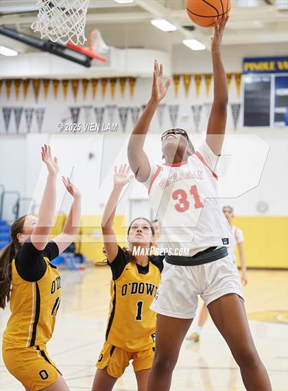 Thumbnail 2 in Bishop O'Dowd vs. Buchanan (Pinole Valley Tip-Off Classic) photogallery.