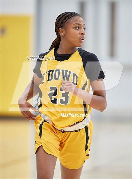 Thumbnail 2 in Bishop O'Dowd vs. Buchanan (Pinole Valley Tip-Off Classic) photogallery.