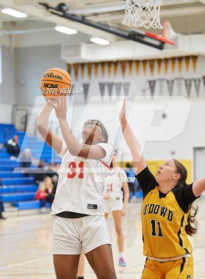 Thumbnail 1 in Bishop O'Dowd vs. Buchanan (Pinole Valley Tip-Off Classic) photogallery.