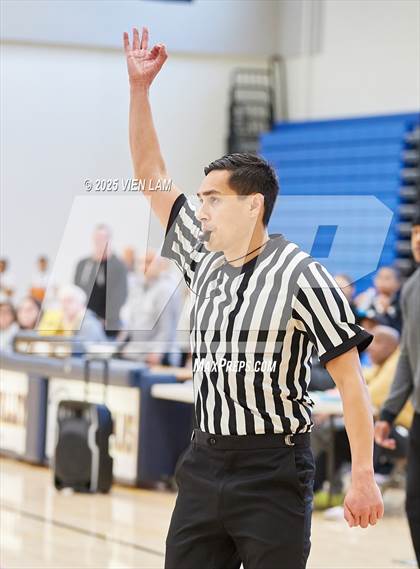 Thumbnail 2 in Bishop O'Dowd vs. Buchanan (Pinole Valley Tip-Off Classic) photogallery.