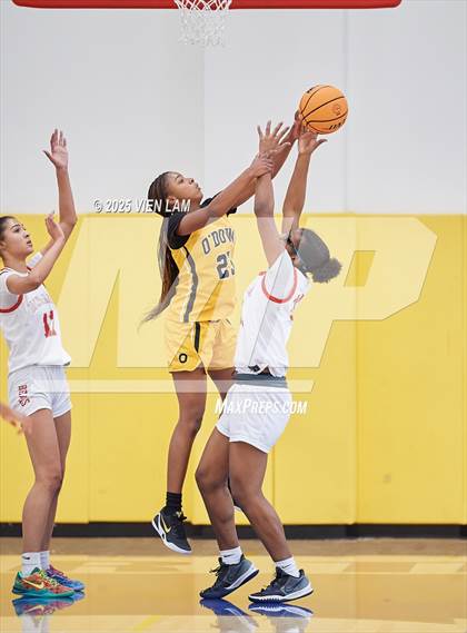 Thumbnail 2 in Bishop O'Dowd vs. Buchanan (Pinole Valley Tip-Off Classic) photogallery.