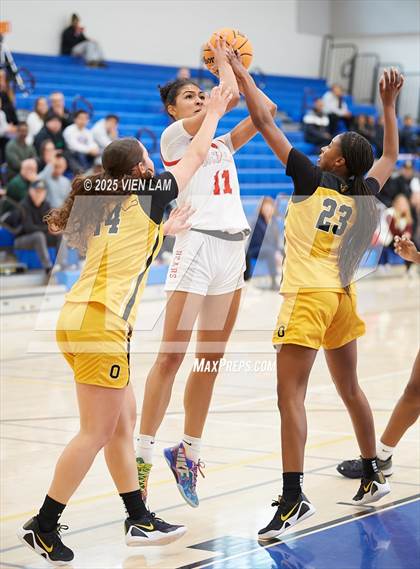 Thumbnail 2 in Bishop O'Dowd vs. Buchanan (Pinole Valley Tip-Off Classic) photogallery.