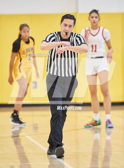 Thumbnail 1 in Bishop O'Dowd vs. Buchanan (Pinole Valley Tip-Off Classic) photogallery.