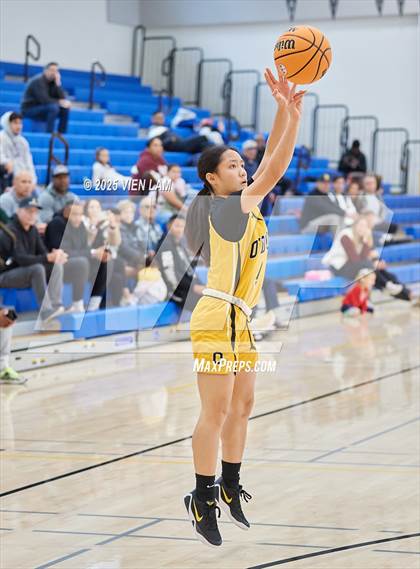 Thumbnail 2 in Bishop O'Dowd vs. Buchanan (Pinole Valley Tip-Off Classic) photogallery.