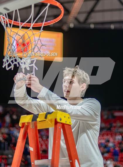 Thumbnail 1 in Alta vs. Olympus (UHSAA 5A Final) photogallery.