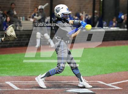 Thumbnail 1 in Lewisville vs. MacArthur (NFCA Leadoff Classic) photogallery.