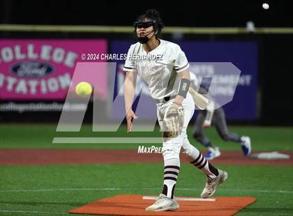 Thumbnail 2 in Lewisville vs. MacArthur (NFCA Leadoff Classic) photogallery.