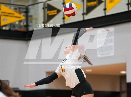 Thumbnail 1 in Seymour @ Avon (Avon Classic) photogallery.