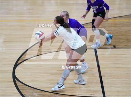 Thumbnail 2 in Seymour @ Avon (Avon Classic) photogallery.