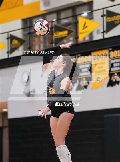 Thumbnail 2 in Seymour @ Avon (Avon Classic) photogallery.