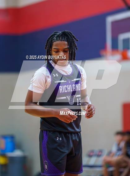 Thumbnail 2 in Richland vs Legacy Christian (Bronco Shootout) photogallery.