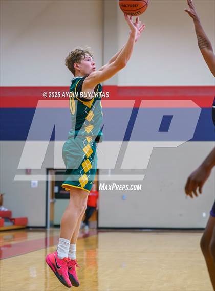 Thumbnail 2 in Richland vs Legacy Christian (Bronco Shootout) photogallery.