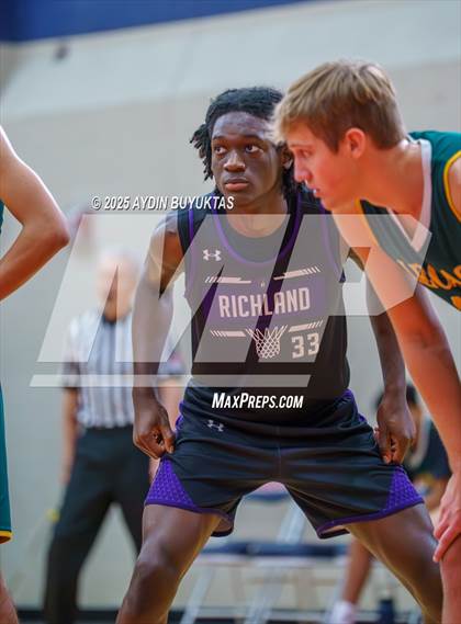Thumbnail 2 in Richland vs Legacy Christian (Bronco Shootout) photogallery.