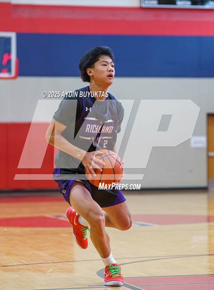 Thumbnail 2 in Richland vs Legacy Christian (Bronco Shootout) photogallery.