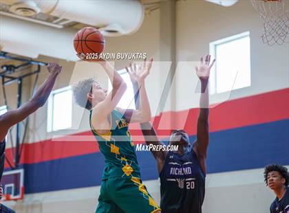 Thumbnail 2 in Richland vs Legacy Christian (Bronco Shootout) photogallery.