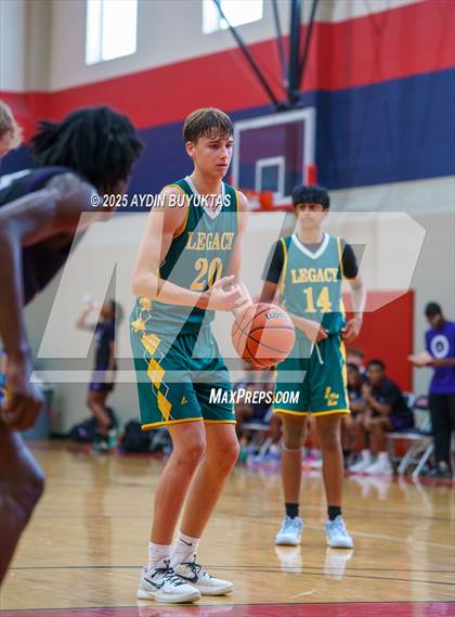 Thumbnail 2 in Richland vs Legacy Christian (Bronco Shootout) photogallery.