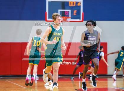 Thumbnail 2 in Richland vs Legacy Christian (Bronco Shootout) photogallery.