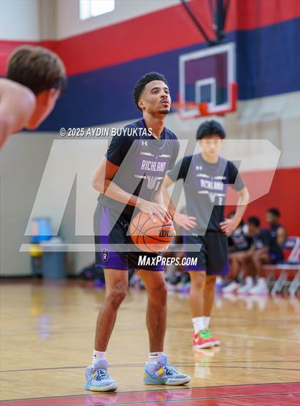 Thumbnail 3 in Richland vs Legacy Christian (Bronco Shootout) photogallery.