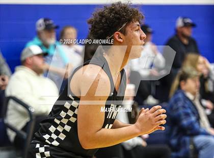 Thumbnail 1 in Wills Point vs. Howe (62'nd Leonard Holiday Tournament) photogallery.