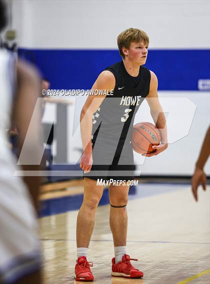 Thumbnail 1 in Wills Point vs. Howe (62'nd Leonard Holiday Tournament) photogallery.
