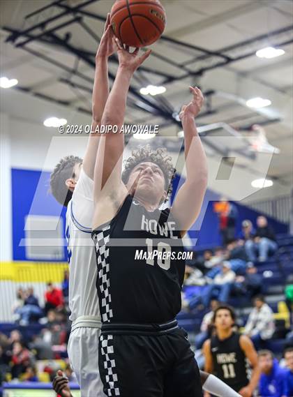 Thumbnail 2 in Wills Point vs. Howe (62'nd Leonard Holiday Tournament) photogallery.
