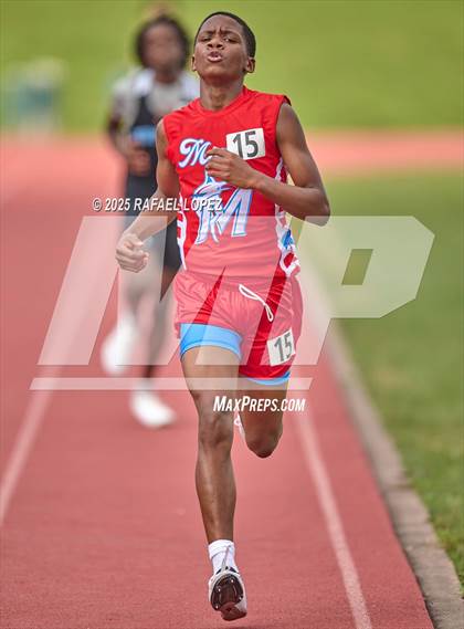Thumbnail 2 in Dave Bethany Relays (1600M) photogallery.