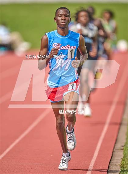 Thumbnail 2 in Dave Bethany Relays (1600M) photogallery.