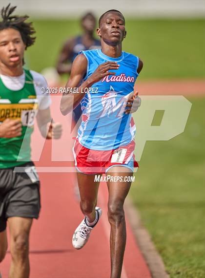 Thumbnail 2 in Dave Bethany Relays (1600M) photogallery.