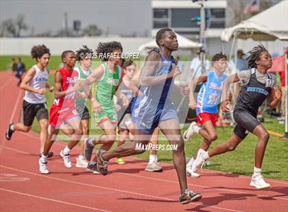 Thumbnail 3 in Dave Bethany Relays (1600M) photogallery.