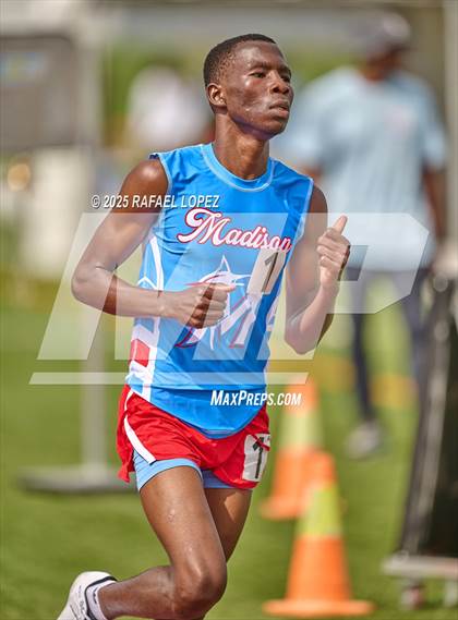 Thumbnail 3 in Dave Bethany Relays (1600M) photogallery.