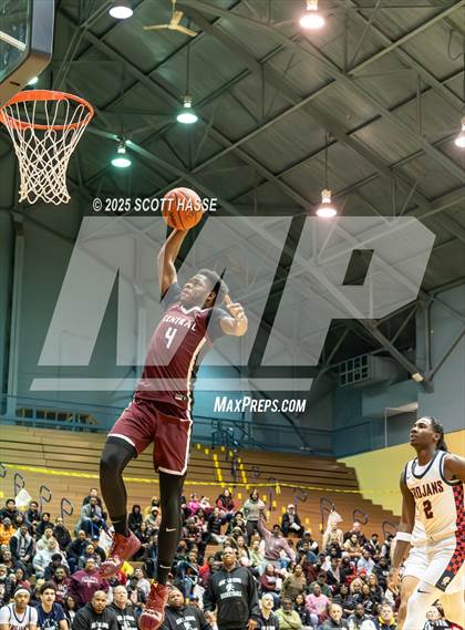 Thumbnail 1 in Kalamazoo Central vs. East Lansing (MHSAA Div 1 Quad 1 Regional Final) photogallery.