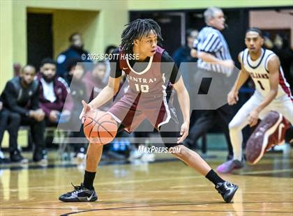 Thumbnail 2 in Kalamazoo Central vs. East Lansing (MHSAA Div 1 Quad 1 Regional Final) photogallery.