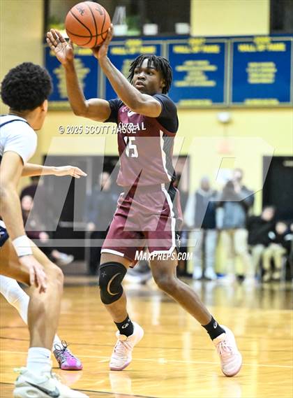 Thumbnail 2 in Kalamazoo Central vs. East Lansing (MHSAA Div 1 Quad 1 Regional Final) photogallery.
