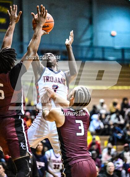 Thumbnail 2 in Kalamazoo Central vs. East Lansing (MHSAA Div 1 Quad 1 Regional Final) photogallery.